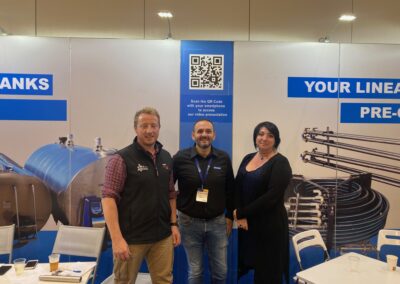 Visite d'un collègue sur le stand Charriau